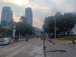Video Demo Buruh Bubar, Akses Jalan Medan Merdeka Selatan Kembali Dibuka