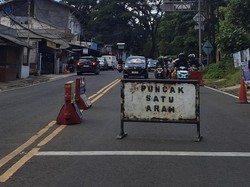 Jumlah Kendaraan Meningkat, Puncak Bogor One Way Arah Jakarta Siang Ini