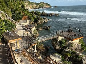 On The Rock Drini: Destinasi Wisata Baru di Gunungkidul yang Lagi Viral