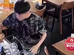 Mentang-mentang Gratis, Pelanggan Ini Serakah Ambil Banyak Permen di Restoran