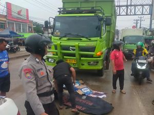 Pemotor Tewas Usai Adu Kambing dengan Truk di Palembang