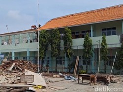 Disdik Duga Atap Gedung Baru SMA 1 Wiradesa Roboh gegara Kejar Target