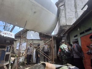 Pemilik Lapak Bakal Ganti Kerusakan Rumah Tertimpa Potongan Pesawat di Bogor