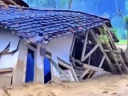 Viral Rumah Roboh-Hanyut Terbawa Banjir Bandang di Purabaya Sukabumi