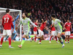 Forest Komplain Gol Cherki, Minta Dengar Rekaman Suara VAR