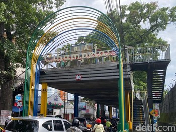 Dompet Lemas di Teras Cihampelas