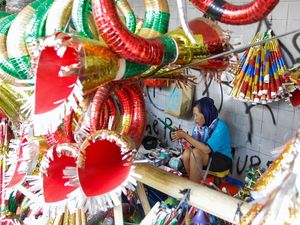 Jelang Tahun Baru 2026, Penjualan Terompet di Jakarta Lesu