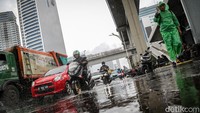 Akhir Tahun, Jakarta Diguyur Hujan