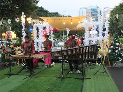 Tahun Baruan di SCBD, Ada Suasana Musim Dingin Snow Season Market