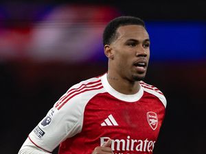 Arsenal Sikat Aston Villa, Gabriel Kantungi Onana
