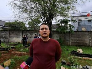 Wajah Sendu Gilang Dirga, Ayah Meninggal Dunia di Penghujung 2025