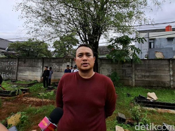 Wajah Sendu Gilang Dirga, Ayah Meninggal Dunia di Penghujung 2025