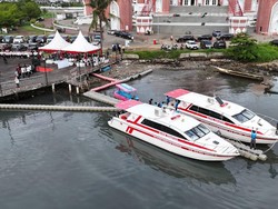 Gubernur Sulsel Luncurkan Klinik Terapung Dukung Pelayanan Kesehatan Bergerak