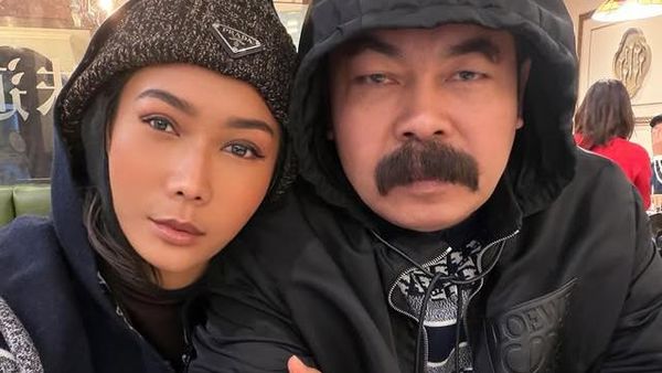 Liburan ke Korea, Inul dan Adam Tetap Mesra Meski Kedinginan hingga Mimisan