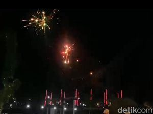 Kembang Api Tahun Baru Menyala di CPI Makassar Meski Dilarang