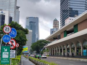 Langit Jakarta Mendung di Penghujung 2025
