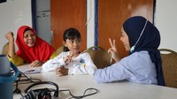 Pemprov Jatim Beri Bantuan Hearing Aid kepada Siswa Disabilitas Rungu