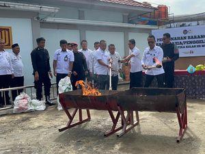 Lapastik Muara Sabak Musnahkan 56 HP Sitaan Selama 2025