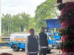 Video PAM Jaya Kirim 10 Mobil Tangki Air-2 WTP Mobile ke Sumatera