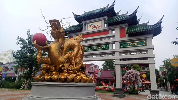 Park Shanghai Surabaya Wisata Alternatif Bernuansa Tiongkok