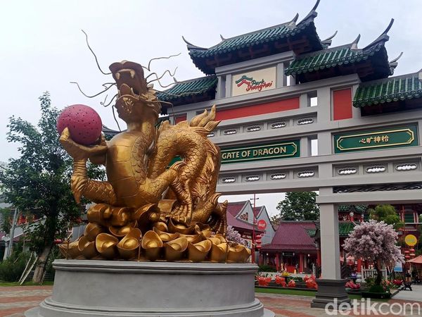 Park Shanghai Surabaya Wisata Alternatif Bernuansa Tiongkok