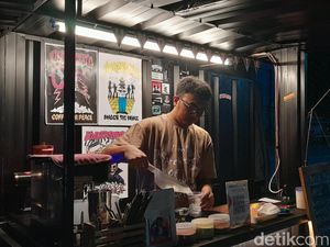 Para Pejuang yang Masih Kerja di Tengah Hingar Bingar Pergantian Tahun