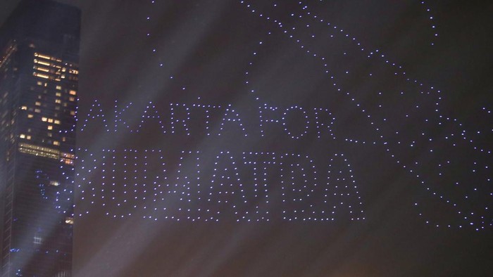 Atraksi Drone Tampil di Bundaran HI Ucapkan Selamat Tahun Baru