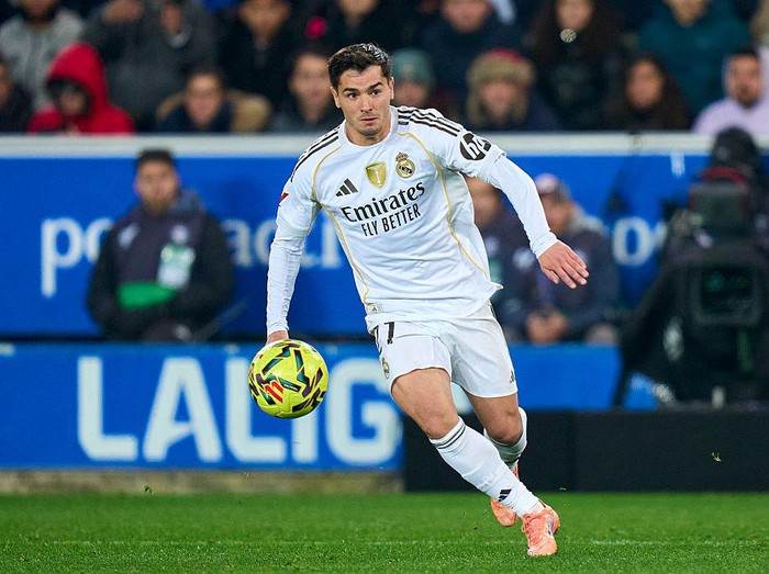 VITORIA-GASTEIZ, SPAIN - DECEMBER 14: Brahim Diaz of Real Madrid CF runs with the ball during the LaLiga EA Sports match between Deportivo Alaves and Real Madrid CF at Estadio de Mendizorroza on December 14, 2025 in Vitoria-Gasteiz, Spain. (Photo by Diego Souto/Getty Images)