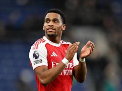 Arsenal Harus Mainkan Timber untuk Redam Kvaratskhelia