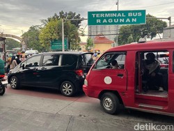 Bubaran Pengunjung, Lalu Lintas di Sekitar Ragunan Macet