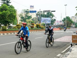 Margonda Raya Lengang di Awal 2026, Warga Manfaatkan Jalur untuk Bersepeda