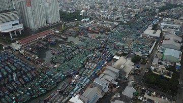 Berita dari Detik Finance: Kondisi Pelabuhan Muara Angke: Dihuni 2.564 Kapal, Banyak yang Mangkrak