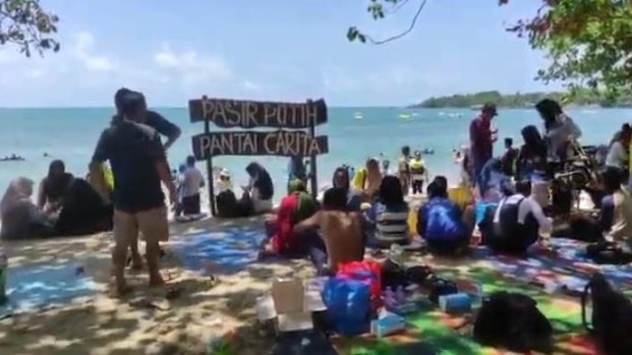 Cuaca Ekstrem Menurunkan Kunjungan Wisata di Pantai Carita
