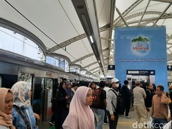 Libur Awal Tahun, MRT Blok M Ramai Pengunjung