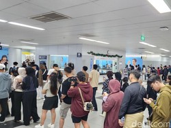 Malam Pergantian Tahun Usai, Stasiun MRT HI Dipadati Penumpang Saat Dini Hari