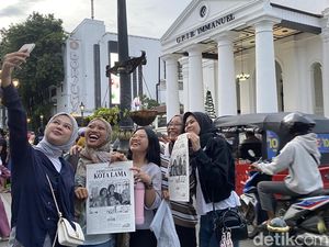 Unik! Ada Photobooth Berkonsep Koran Jadul di Kota Lama Semarang