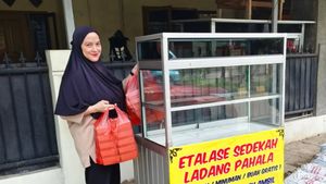 Pose Andhara Early Makan Bareng Sahabat hingga Bikin Etalase Pahala