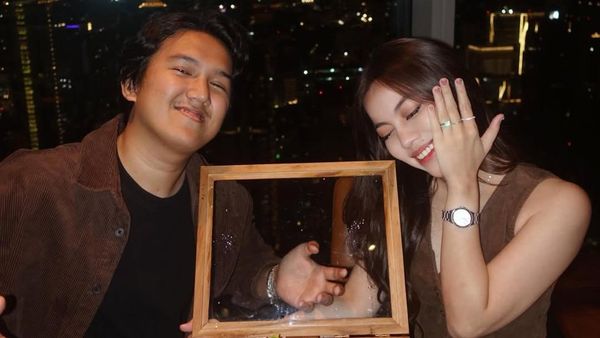 Tahun Baru, Frislly Herlind Ganti Status Usai Dilamar Difa Ryansyah
