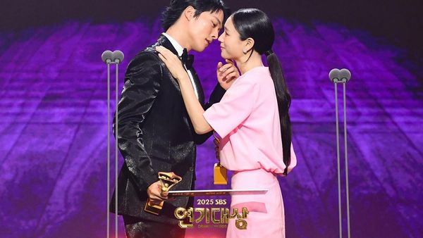 Gemes Banget! Ahn Eun-jin dan Jang Ki-yong Jadi Best Couple