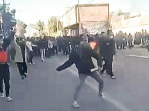 Trump Ancam Iran: AS Akan Datang Selamatkan Demonstran