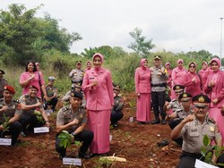 Upacara Kenaikan Pangkat: Polres Bogor Tanam Bibit Pohon, Wujud Empati Bencana