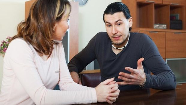 Mental pria dapat terpengaruh secara signifikan oleh bahasa yang menekankan ketidakmampuan. Keraguan yang ditanamkan sejak awal berpotensi menghambat inisiatif dan keberanian bertindak. Kondisi ini berkorelasi dengan meningkatnya kecemasan serta stres emosional.