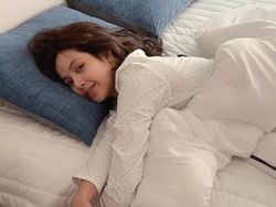 Cantiknya Lisa Blackpink Bangun Tidur, Pamer Wajah Polos Jelang Tahun Baru