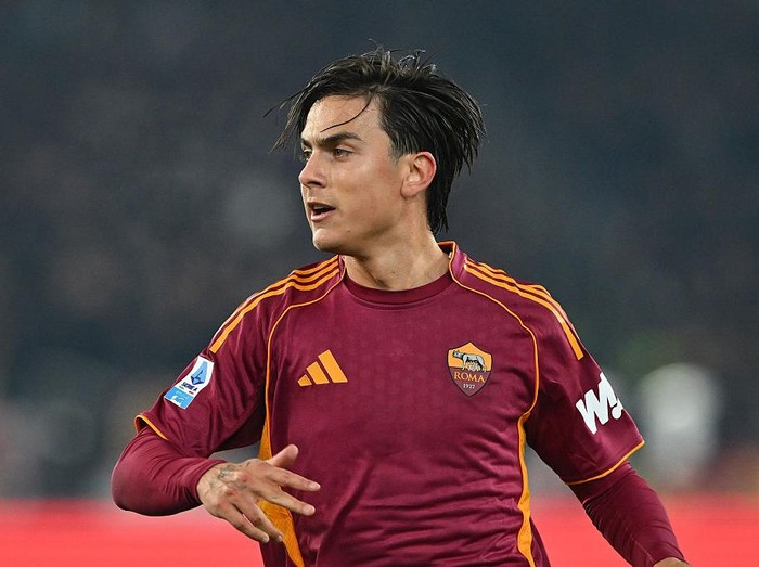 ROME, ITALY - DECEMBER 29: Paulo Dybala of AS Roma looks on during the Serie A match between AS Roma and Genoa CFC at Stadio Olimpico on December 29, 2025 in Rome, Italy. (Photo by Giuseppe Bellini/Getty Images)