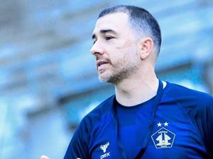 Persik Kediri Vs Persib Bandung: Laga Pembuktian Marcos Reina