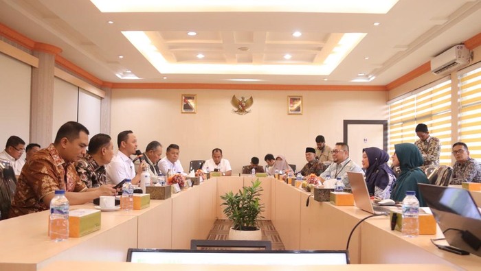 Pemko Pekanbaru & Unri Proyeksikan 10 Danau Jadi Embung Atasi Banjir