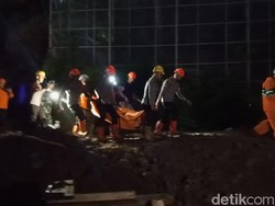 4 Jasad Korban Longsor Proyek Mini Soccer di Sumedang Dievakuasi