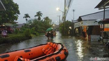Tunggul Hitam Padang Banjir hingga 1 Meter, Ratusan Warga Dievakuasi