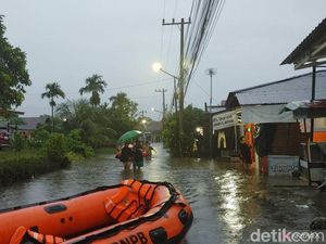 Tunggul Hitam Padang Banjir hingga 1 Meter, Ratusan Warga Dievakuasi