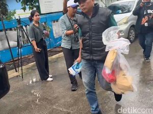 Video: Sampel Cairan dalam Botol di TKP Kasus Sekeluarga Tewas Jakut